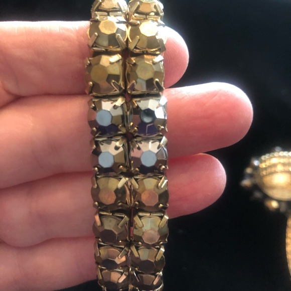 SALE Gorgeous Matching Earrings Ring & Bracelet - Picture 15 of 16